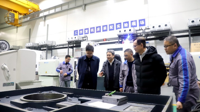 “重庆智能制造装备技术路径与发展战略研究”项目组前往乐动登陆入口-乐动（中国）
集团调研